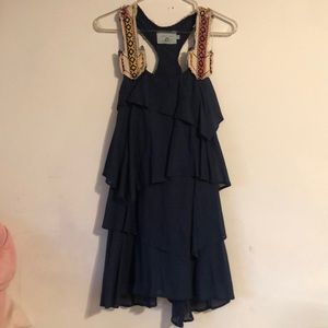 Dress with arrow sleeve accents